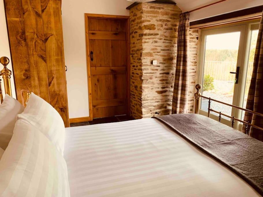 Detached Barn In Tamar Valley, Ev Charging Included *