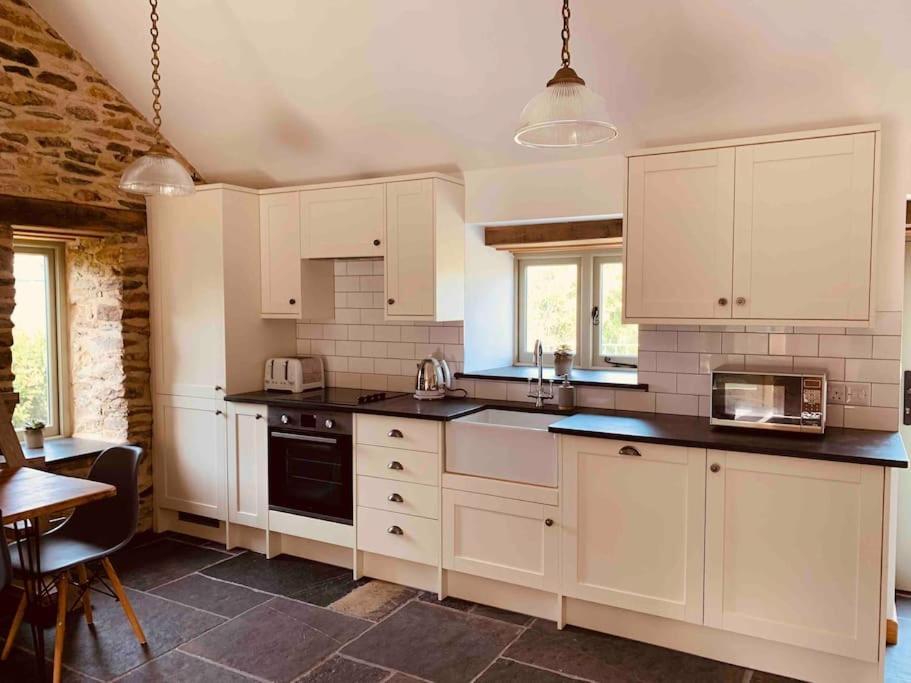 Holiday home Detached Barn In Tamar Valley, Ev Charging Included *